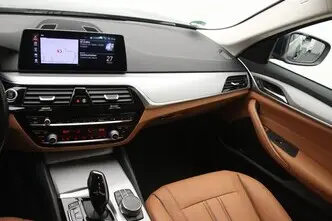 BMW 520, 2.0, 140 kW, hybrid, automatic, rear-wheel drive