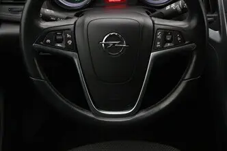 Opel Astra, 1.6, 100 kW, дизель, механическая, передний привод