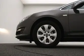 Opel Astra, 1.6, 100 kW, дизель, механическая, передний привод