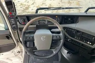 Volvo FH 500 8x4*4, 368 kW, diesel, automatic