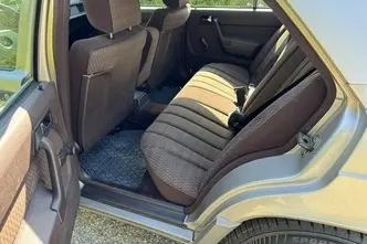 Mercedes-Benz 190, 2.0, 90 kW, бензин, автомат, задний привод