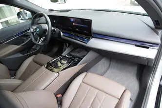 BMW i5, 105 kW, elekter, automaat, tagavedu