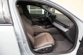 BMW i5, 105 kW, elekter, automaat, tagavedu