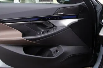 BMW i5, 105 kW, elekter, automaat, tagavedu
