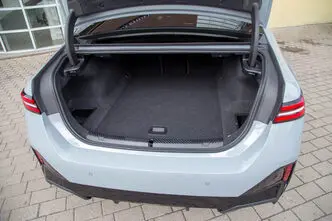 BMW i5, 105 kW, elekter, automaat, tagavedu