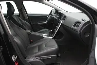 Volvo V60, 2.4, 158 kW, pistikhübriid, automaat, nelikvedu