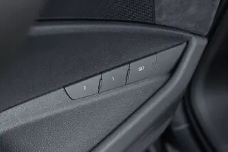 Audi e-tron, 300 kW, электричество, автомат, полный привод