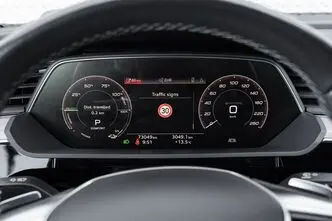 Audi e-tron, 300 kW, электричество, автомат, полный привод
