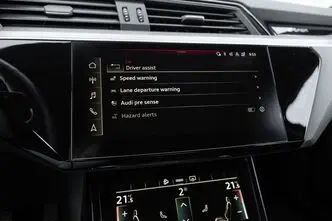 Audi e-tron, 300 kW, электричество, автомат, полный привод