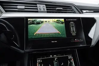 Audi e-tron, 300 kW, электричество, автомат, полный привод