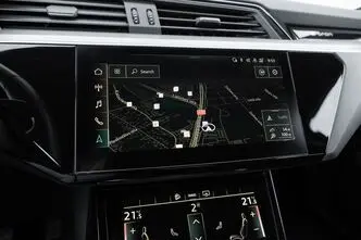 Audi e-tron, 300 kW, электричество, автомат, полный привод