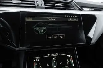 Audi e-tron, 300 kW, электричество, автомат, полный привод