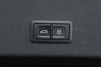 Audi e-tron, 300 kW, электричество, автомат, полный привод