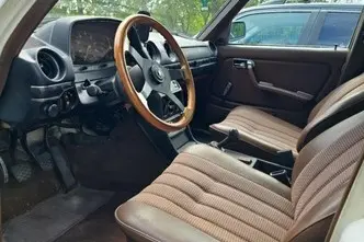 Mercedes-Benz 300, 3.0, 59 kW, дизель, механическая, задний привод