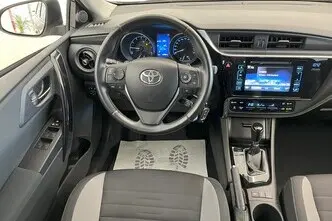 Toyota Auris, 1.6, 97 kW, bensiin, automaat, esivedu