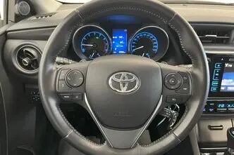 Toyota Auris, 1.6, 97 kW, bensiin, automaat, esivedu