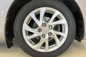 Toyota Auris, 1.6, 97 kW, bensiin, automaat, esivedu