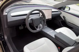 Tesla Model 3, 153 kW, электричество, автомат, полный привод