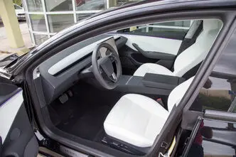 Tesla Model 3, 153 kW, электричество, автомат, полный привод
