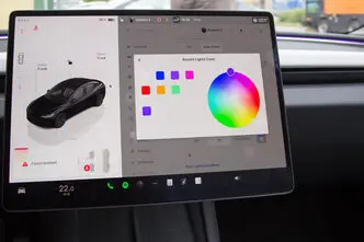 Tesla Model 3, 153 kW, электричество, автомат, полный привод