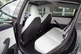 Tesla Model 3, 153 kW, электричество, автомат, полный привод