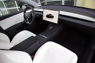 Tesla Model 3, 153 kW, электричество, автомат, полный привод