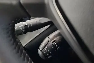 Peugeot 2008, electric, automatic, front-wheel drive