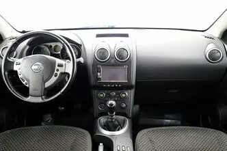 Nissan Qashqai, 2.0, 104 kW, petrol, manual, front-wheel drive