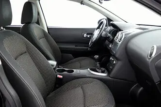 Nissan Qashqai, 2.0, 104 kW, petrol, manual, front-wheel drive
