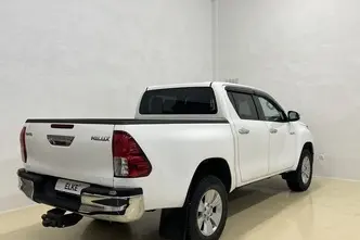 Toyota Hilux, 2.4, 110 kW, дизель, механическая, полный привод