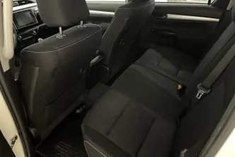 Toyota Hilux, 2.4, 110 kW, дизель, механическая, полный привод