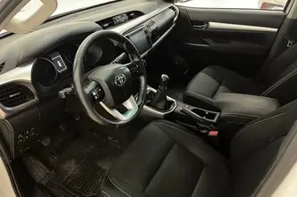 Toyota Hilux, 2.4, 110 kW, дизель, механическая, полный привод