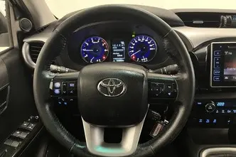Toyota Hilux, 2.4, 110 kW, дизель, механическая, полный привод