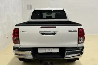 Toyota Hilux, 2.4, 110 kW, дизель, механическая, полный привод