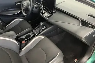 Toyota Corolla, 1.8, 72 kW, hybrid, automatic, front-wheel drive