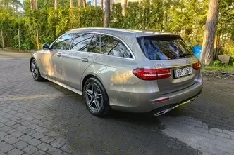 Mercedes-Benz E 300, 2.0, 235 kW, подключаемый гибрид, автомат, задний привод