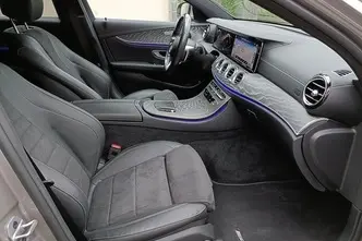 Mercedes-Benz E 300, 2.0, 235 kW, подключаемый гибрид, автомат, задний привод