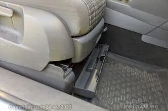 Volkswagen Touran, 1.6, 77 kW, дизель, механическая, передний привод