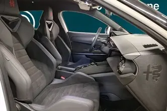 Alfa Romeo Junior, 207 kW, электричество, автомат, передний привод