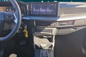 Opel Frontera, 1.2, 107 kW, гибрид, автомат, передний привод
