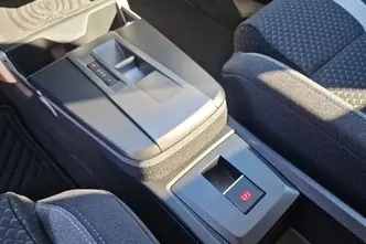 Opel Frontera, 1.2, 107 kW, гибрид, автомат, передний привод