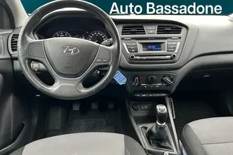 Hyundai i20, 1.2, 55 kW, petrol, manual, front-wheel drive