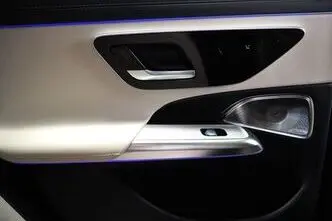 Mercedes-Benz E 300, 2.0, 150 kW, plug-in hybrid, automatic, rear-wheel drive