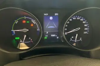 Toyota C-HR, 1.8, 72 kW, гибрид, автомат, передний привод