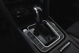 Volkswagen Passat, 158 kW, электричество, автомат, передний привод
