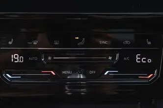 Volkswagen Passat, 158 kW, электричество, автомат, передний привод