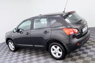 Nissan Qashqai, 1.6, 84 kW, petrol, manual, front-wheel drive