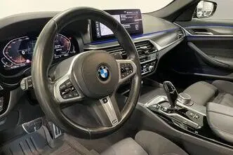 BMW 520, 2.0, 135 kW, hybrid, automatic, rear-wheel drive