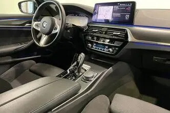BMW 520, 2.0, 135 kW, hybrid, automatic, rear-wheel drive