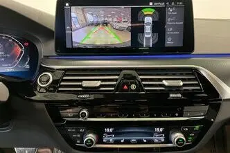 BMW 520, 2.0, 135 kW, hybrid, automatic, rear-wheel drive
